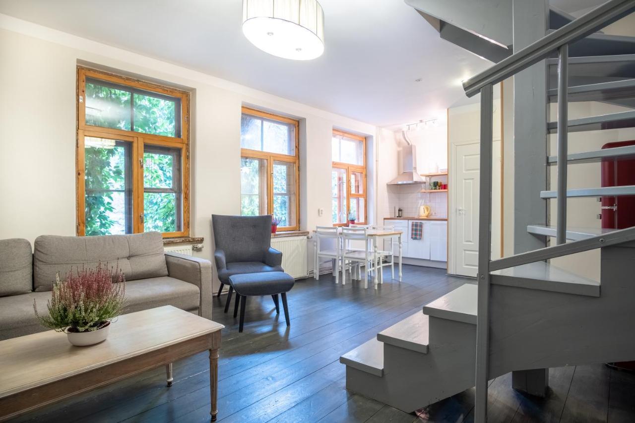 Dream Stay - Bright 2-Bedroom 2-Floor Old Town Apartment Таллин Экстерьер фото
