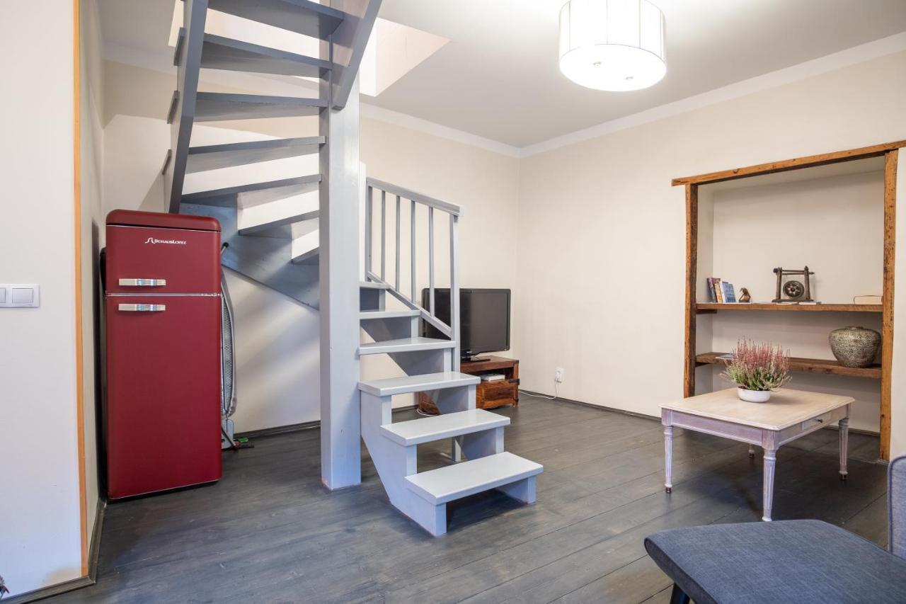 Dream Stay - Bright 2-Bedroom 2-Floor Old Town Apartment Таллин Экстерьер фото