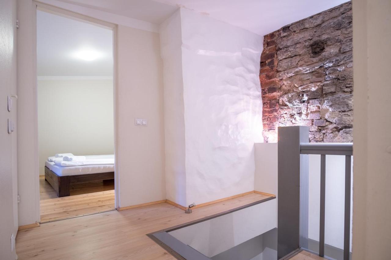 Dream Stay - Bright 2-Bedroom 2-Floor Old Town Apartment Таллин Экстерьер фото