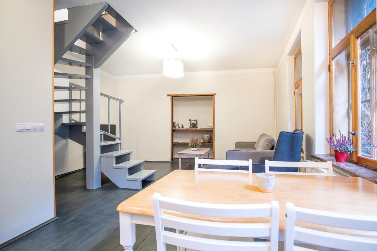Dream Stay - Bright 2-Bedroom 2-Floor Old Town Apartment Таллин Экстерьер фото
