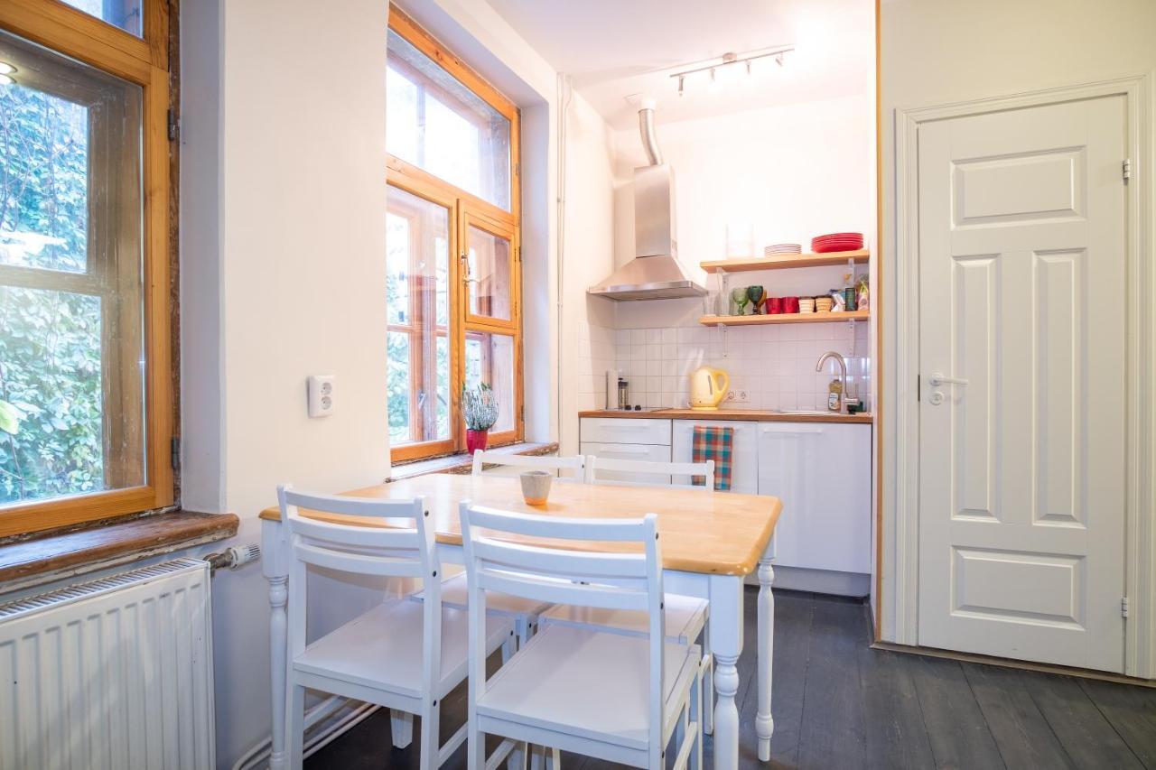 Dream Stay - Bright 2-Bedroom 2-Floor Old Town Apartment Таллин Экстерьер фото