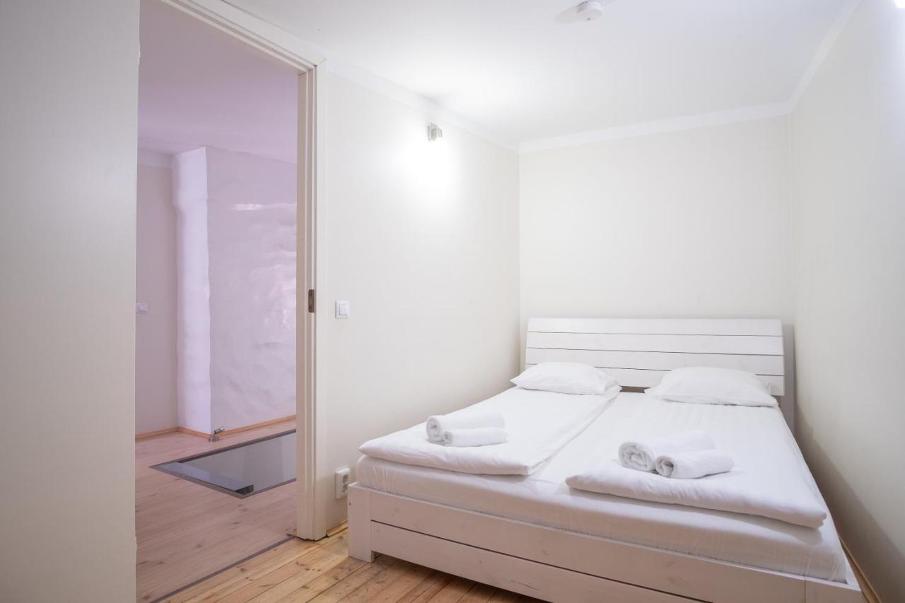 Dream Stay - Bright 2-Bedroom 2-Floor Old Town Apartment Таллин Экстерьер фото