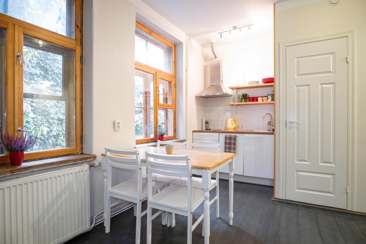 Dream Stay - Bright 2-Bedroom 2-Floor Old Town Apartment Таллин Экстерьер фото