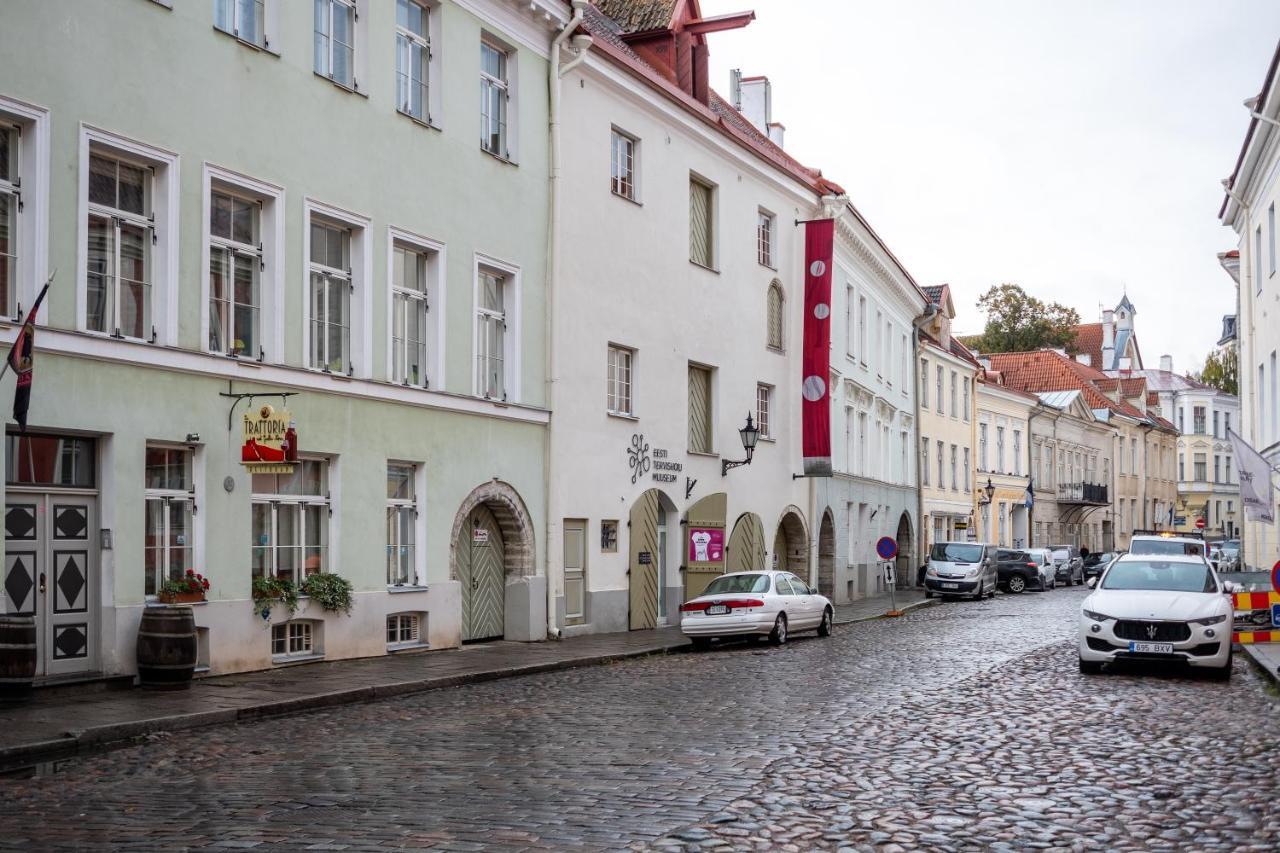 Dream Stay - Bright 2-Bedroom 2-Floor Old Town Apartment Таллин Экстерьер фото