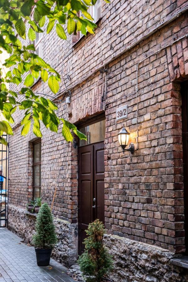 Dream Stay - Bright 2-Bedroom 2-Floor Old Town Apartment Таллин Экстерьер фото