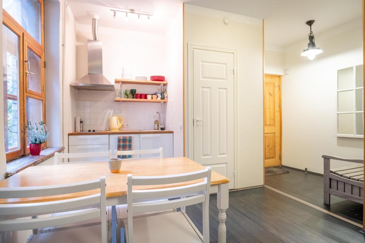 Dream Stay - Bright 2-Bedroom 2-Floor Old Town Apartment Таллин Экстерьер фото