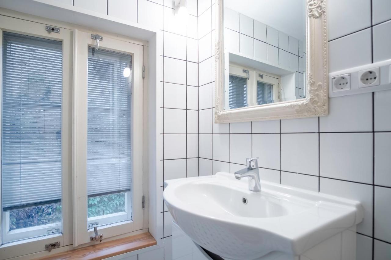 Dream Stay - Bright 2-Bedroom 2-Floor Old Town Apartment Таллин Экстерьер фото